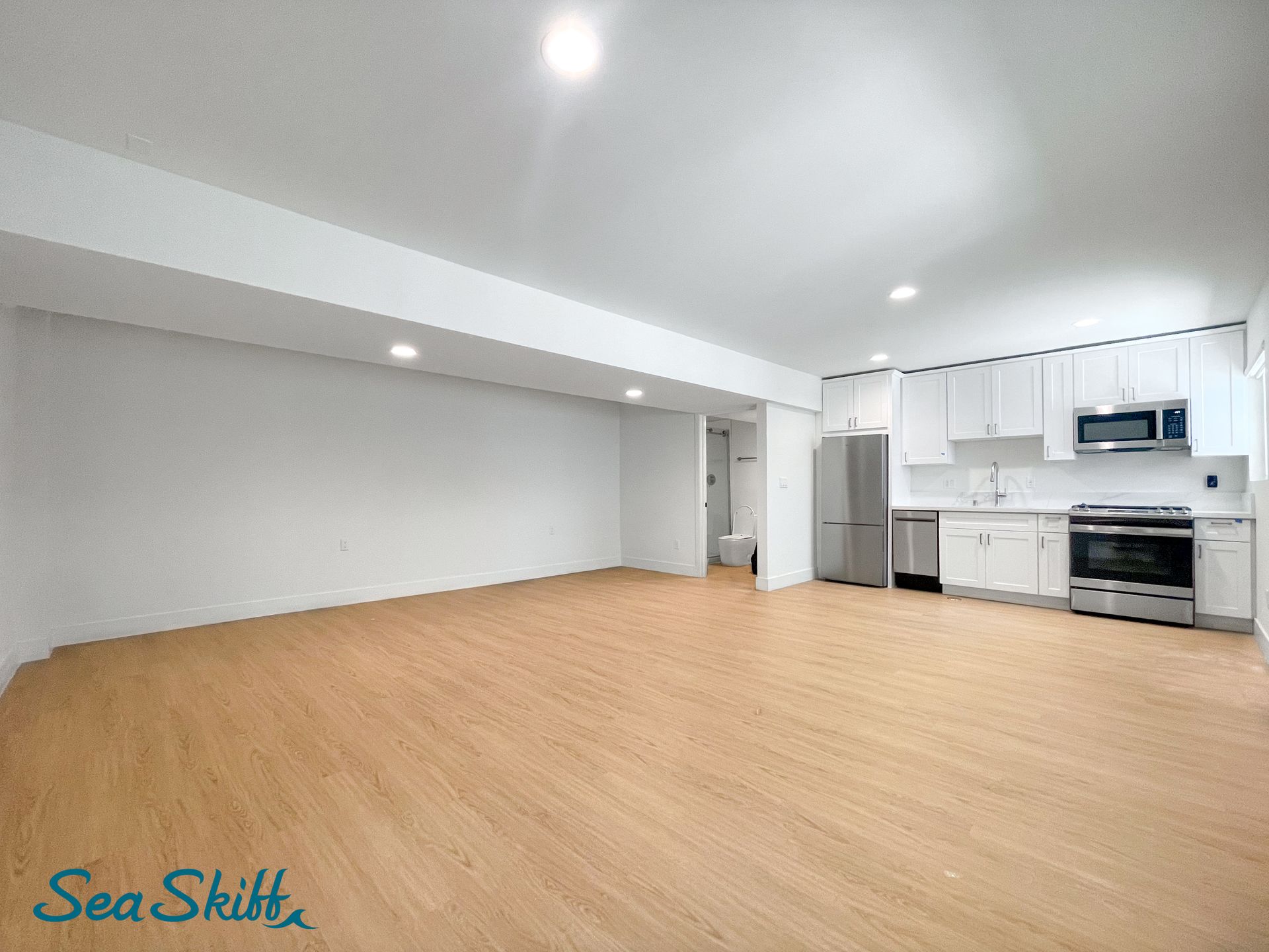 Hermosa Beach Apartment: 150 10th St