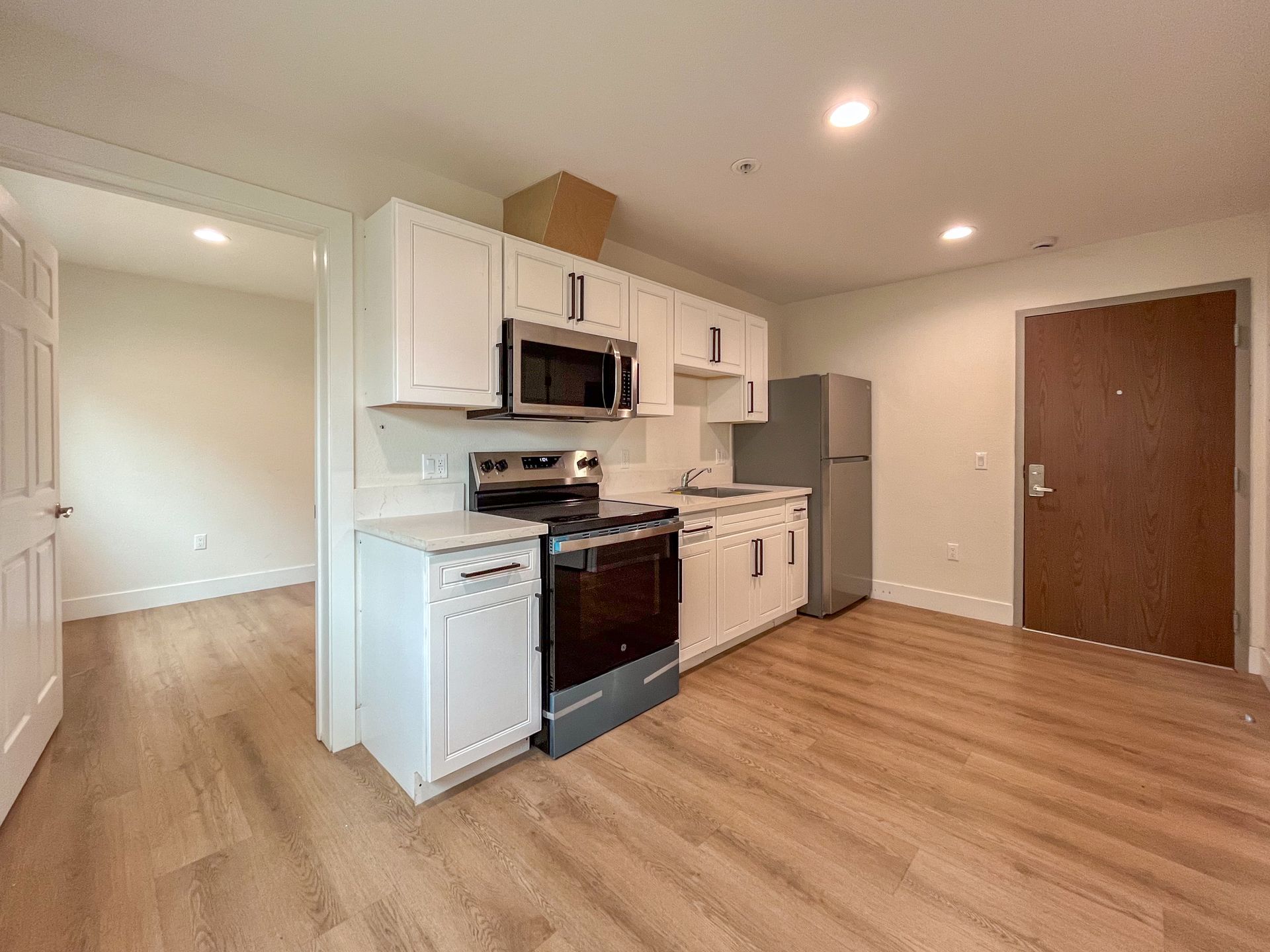 Los Angeles Apartment: 1627 E 92nd St
