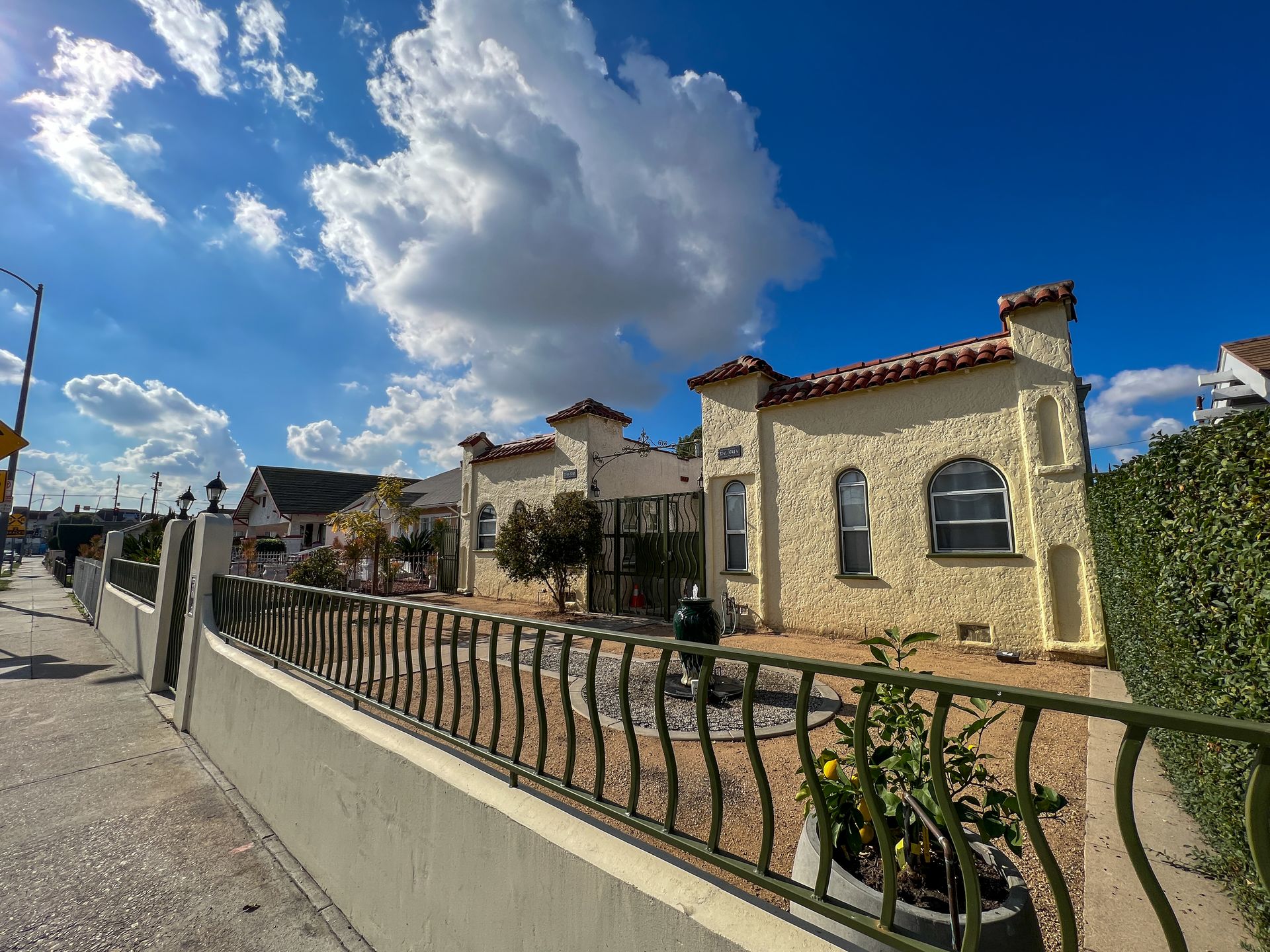 Los Angeles Apartment: 3741 S. Arlington Ave.