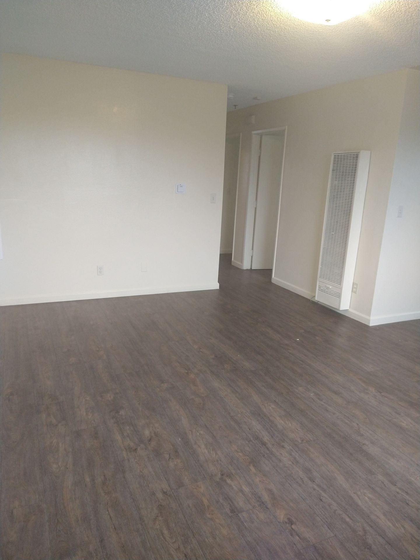Los Angeles Apartment: 8209-8211 S. Broadway