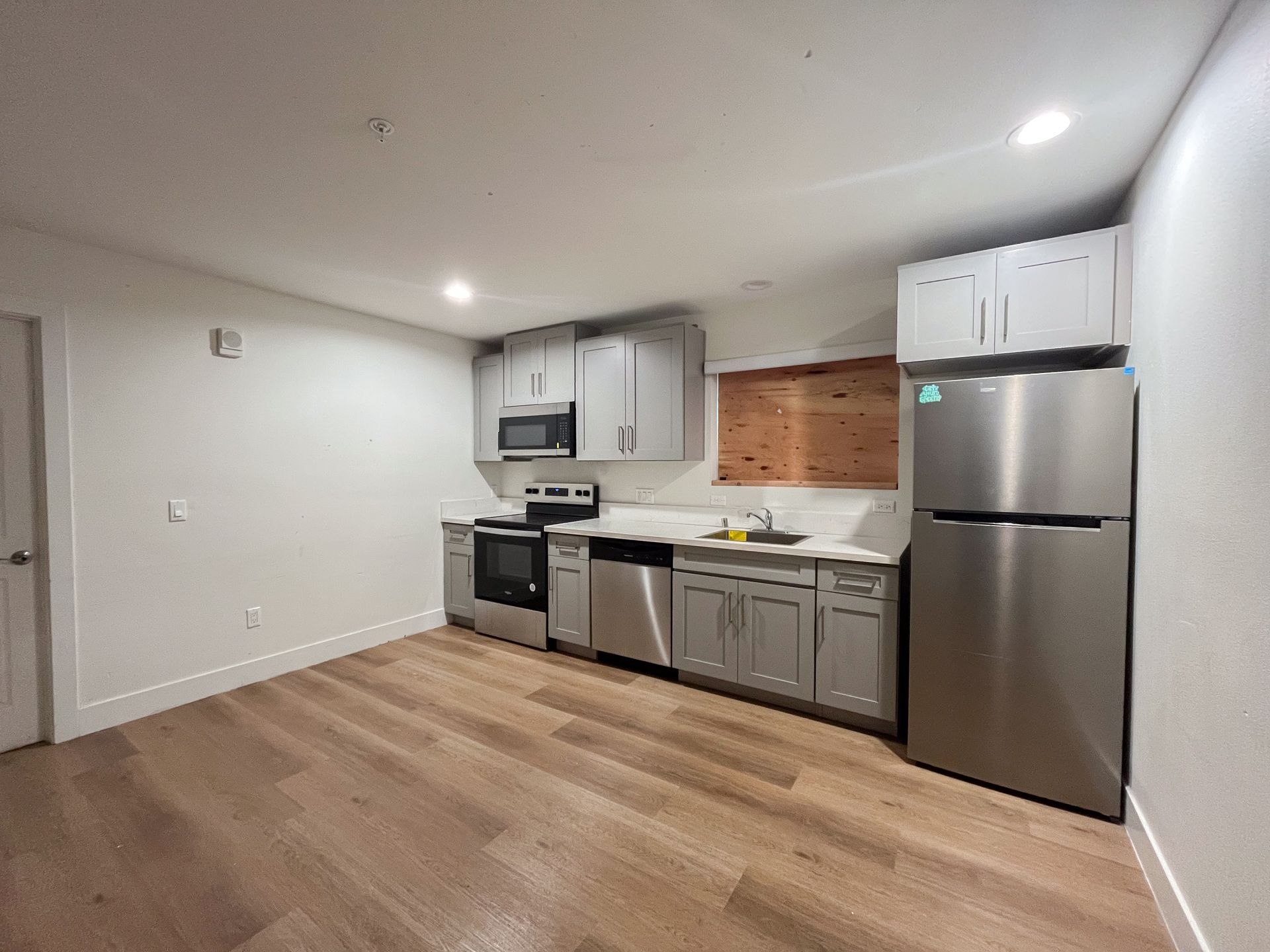 Los Angeles Apartment: 610 N Soto St