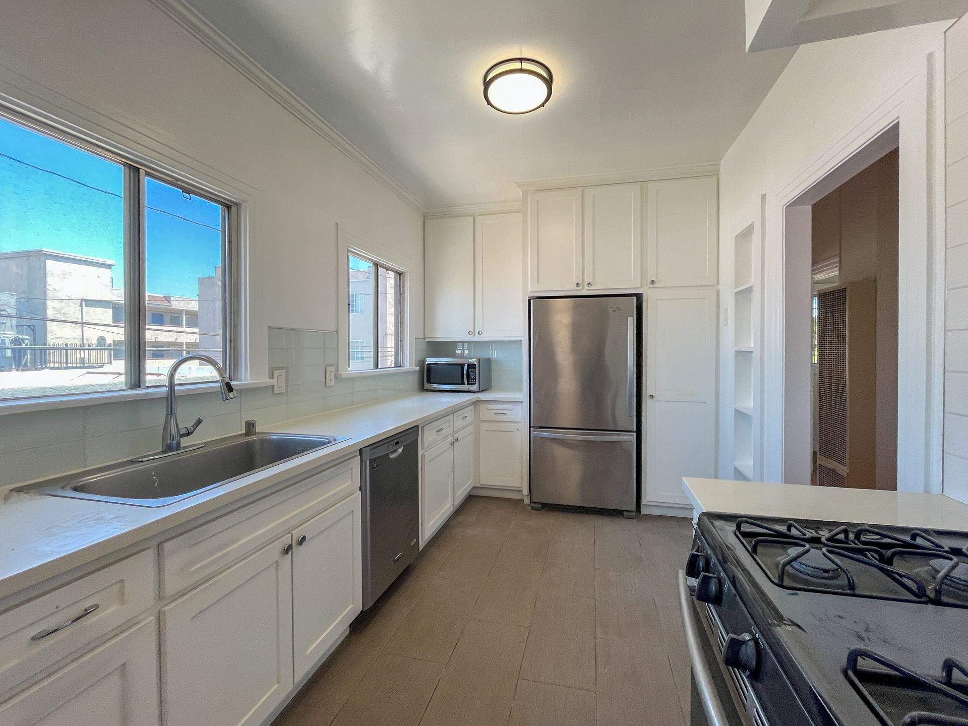 Los Angeles Apartment: 2616-2618 Buckingham Rd.