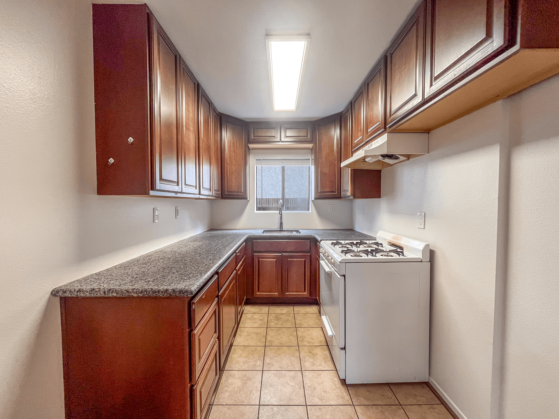 Harbor City Apartment: 1625 257th St