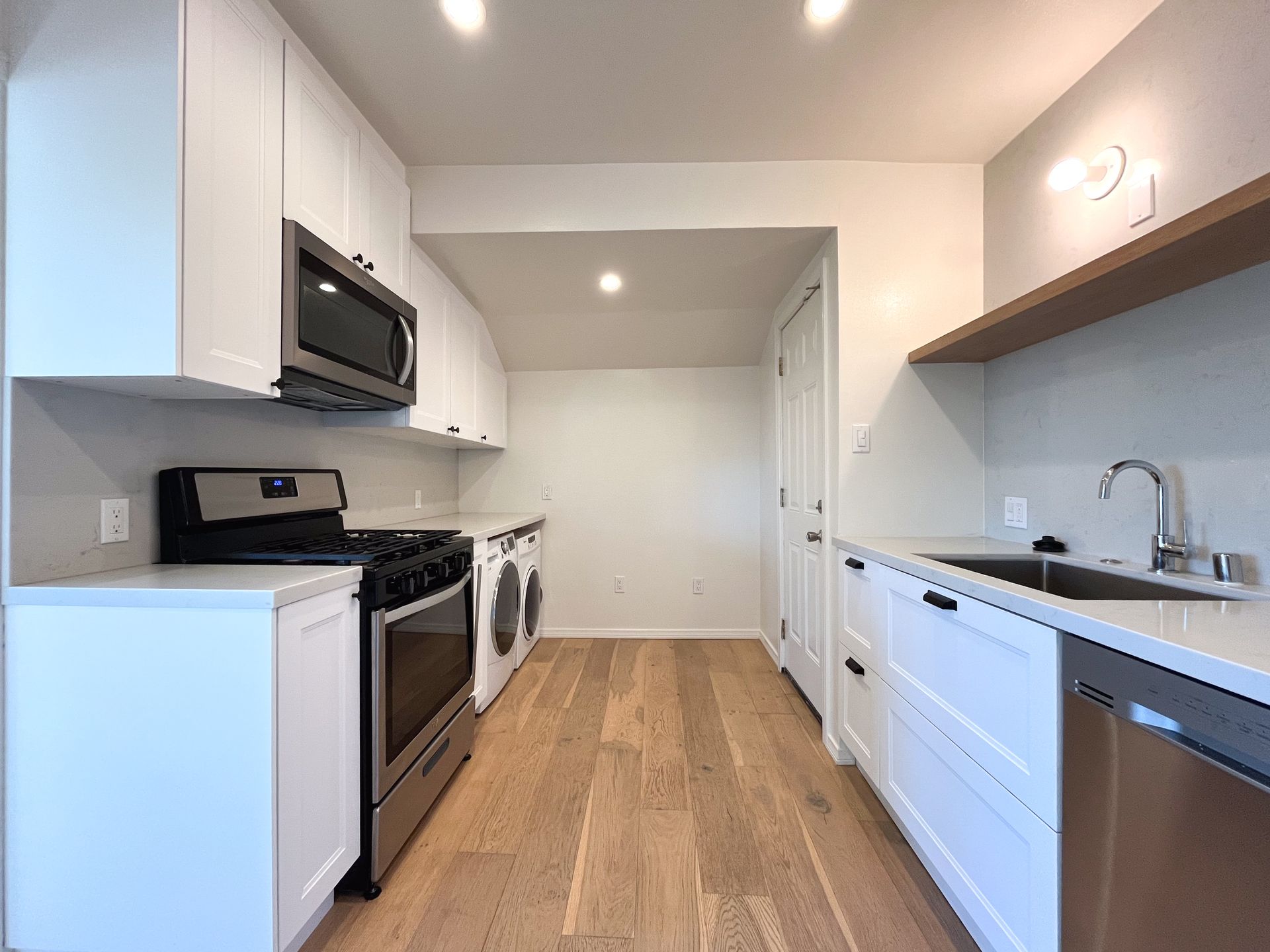 Los Angeles Apartment: 4135 W. 22nd Place