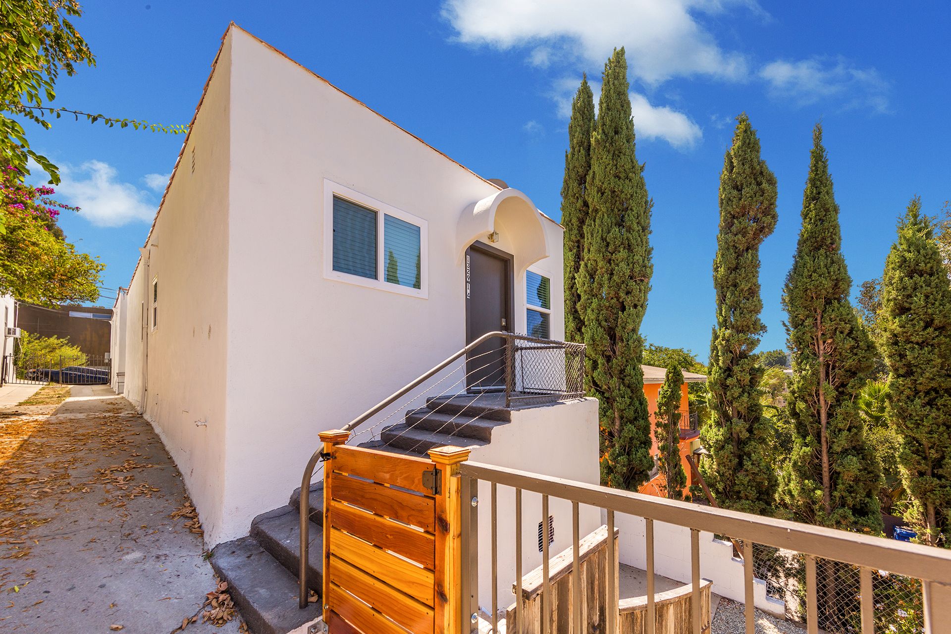 Los Angeles Apartment: 1329-1331 Quintero Street