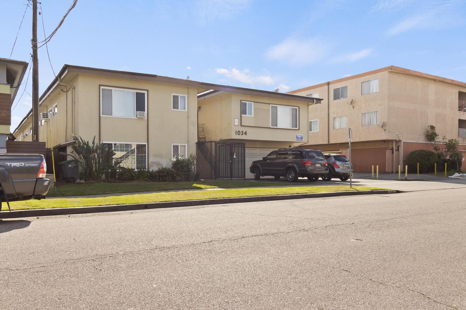 Gardena Apartment: 1034 Magnolia Ave.