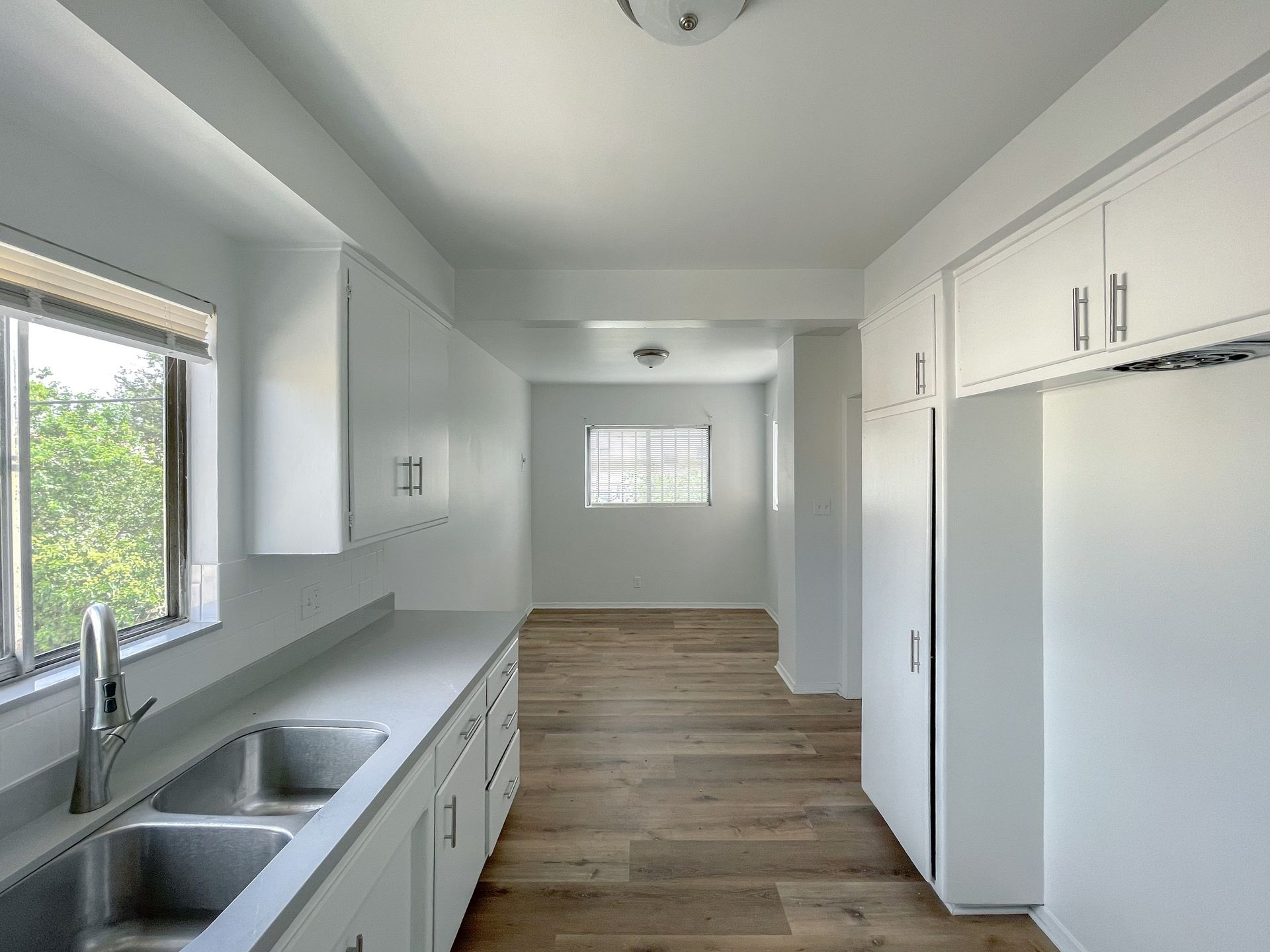 Los Angeles Apartment: 1069 Browning Blvd