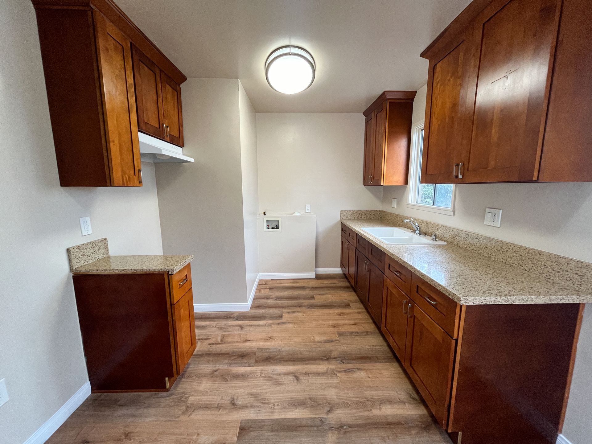 Los Angeles Apartment: 1135 W 90th St