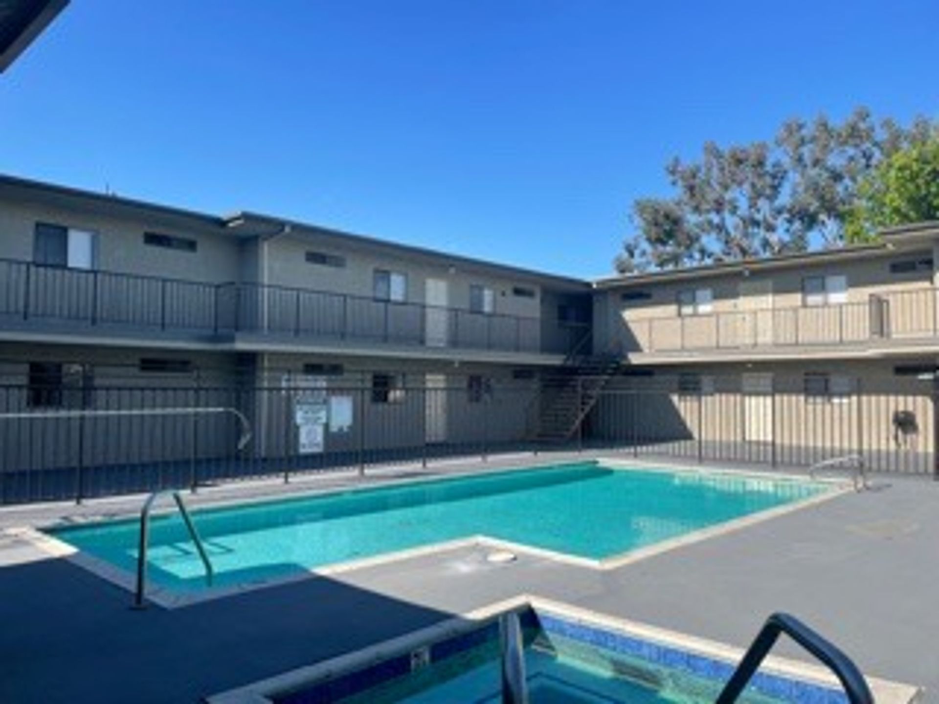 Hawthorne Apartment: 12020 Grevillea Ave