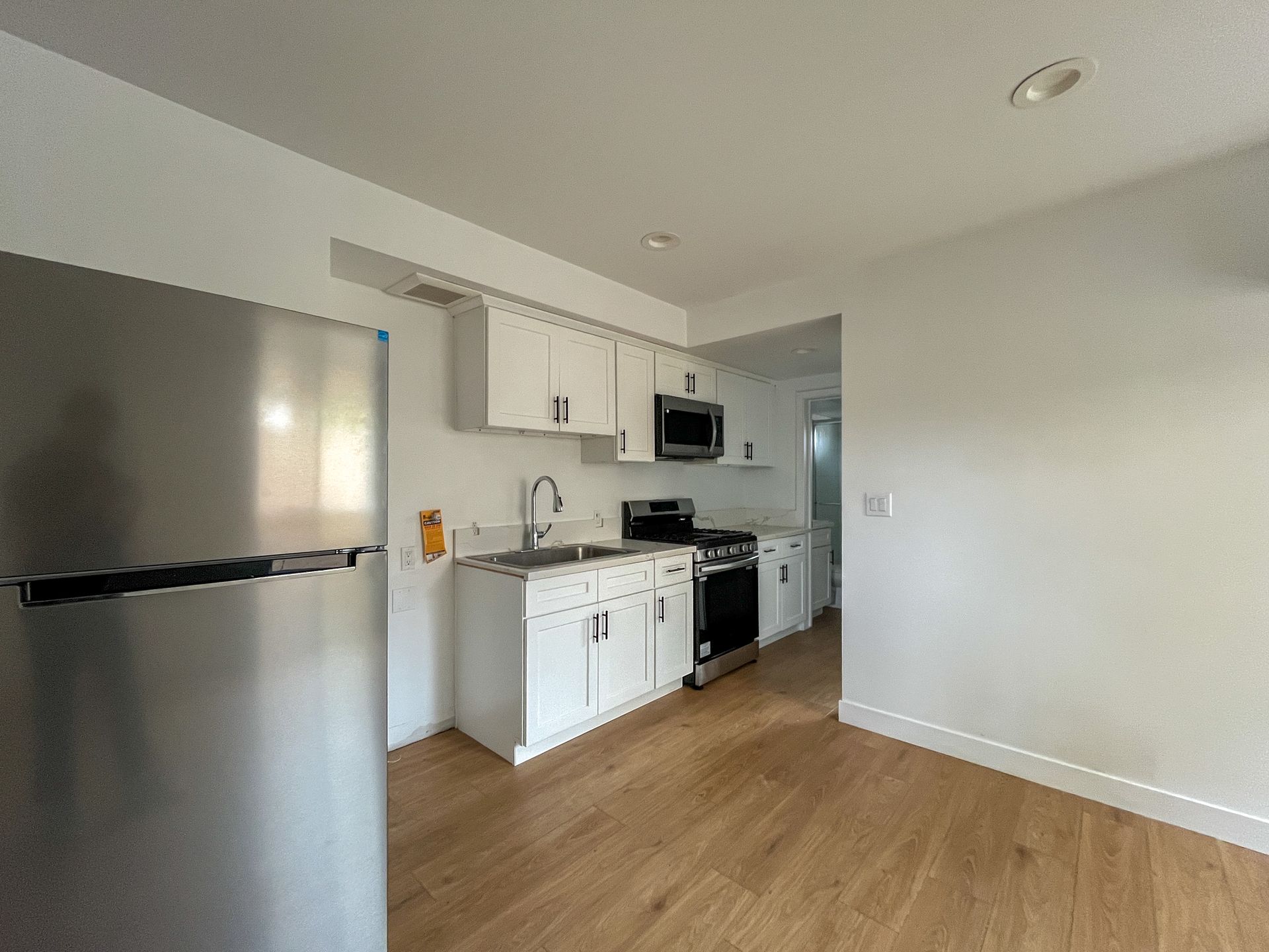 Gardena Apartment: 1034 Magnolia Ave.