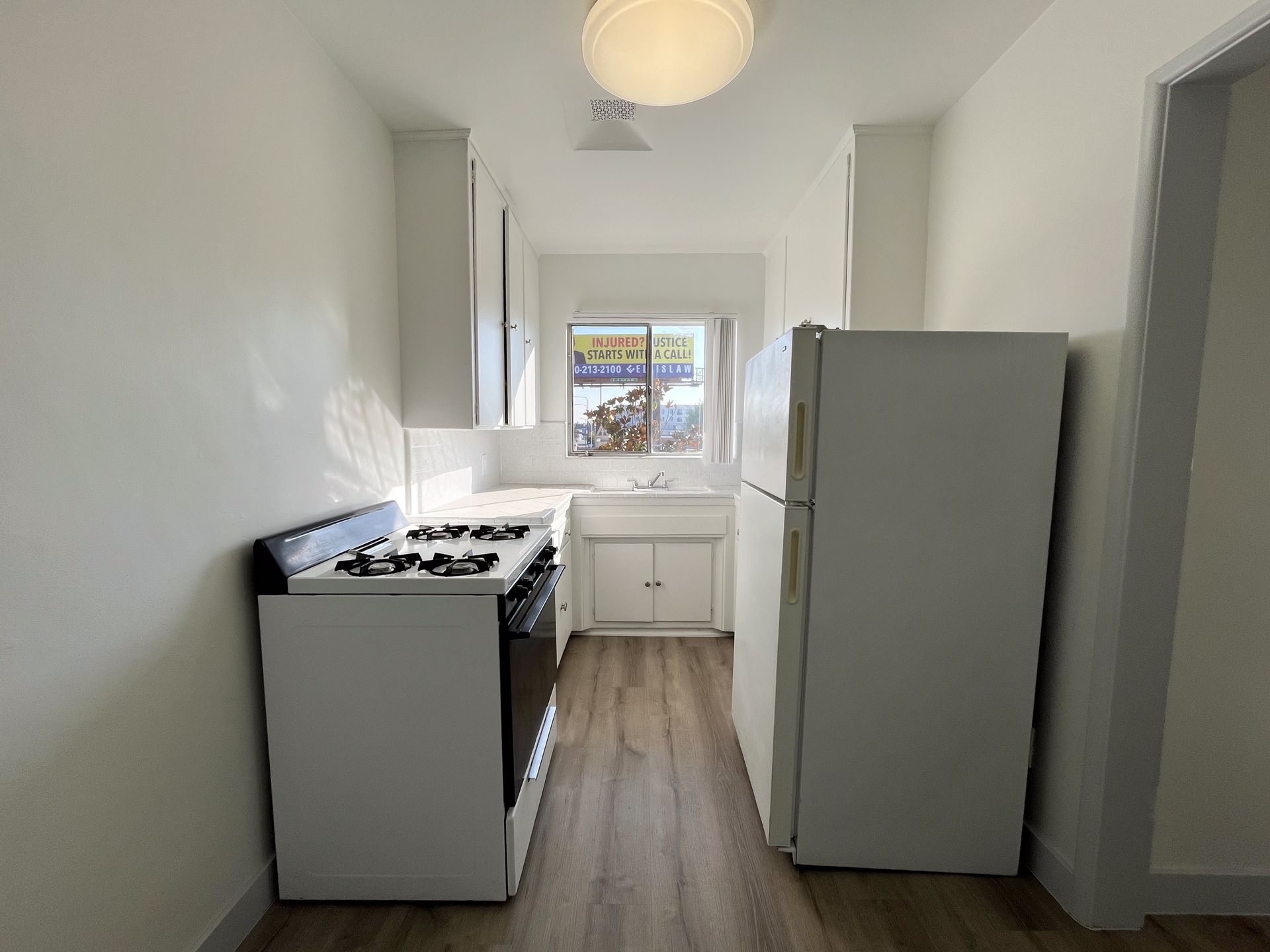 Los Angeles Apartment: 5919-5925 Crenshaw Blvd.