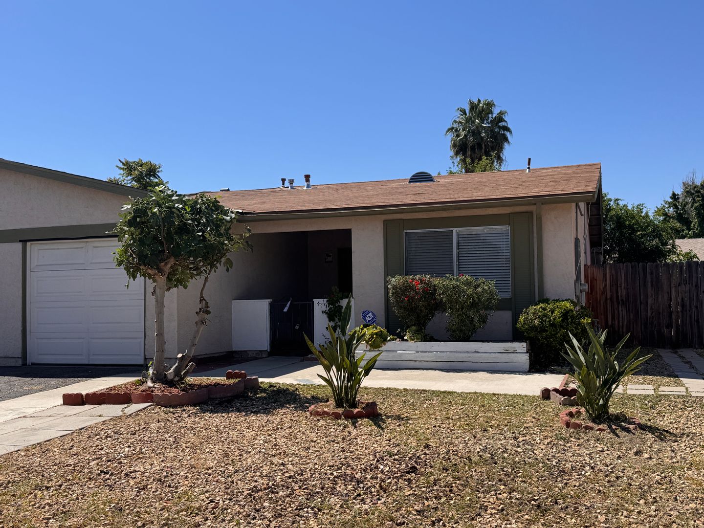 Hemet House: 1933 Nuevo Street