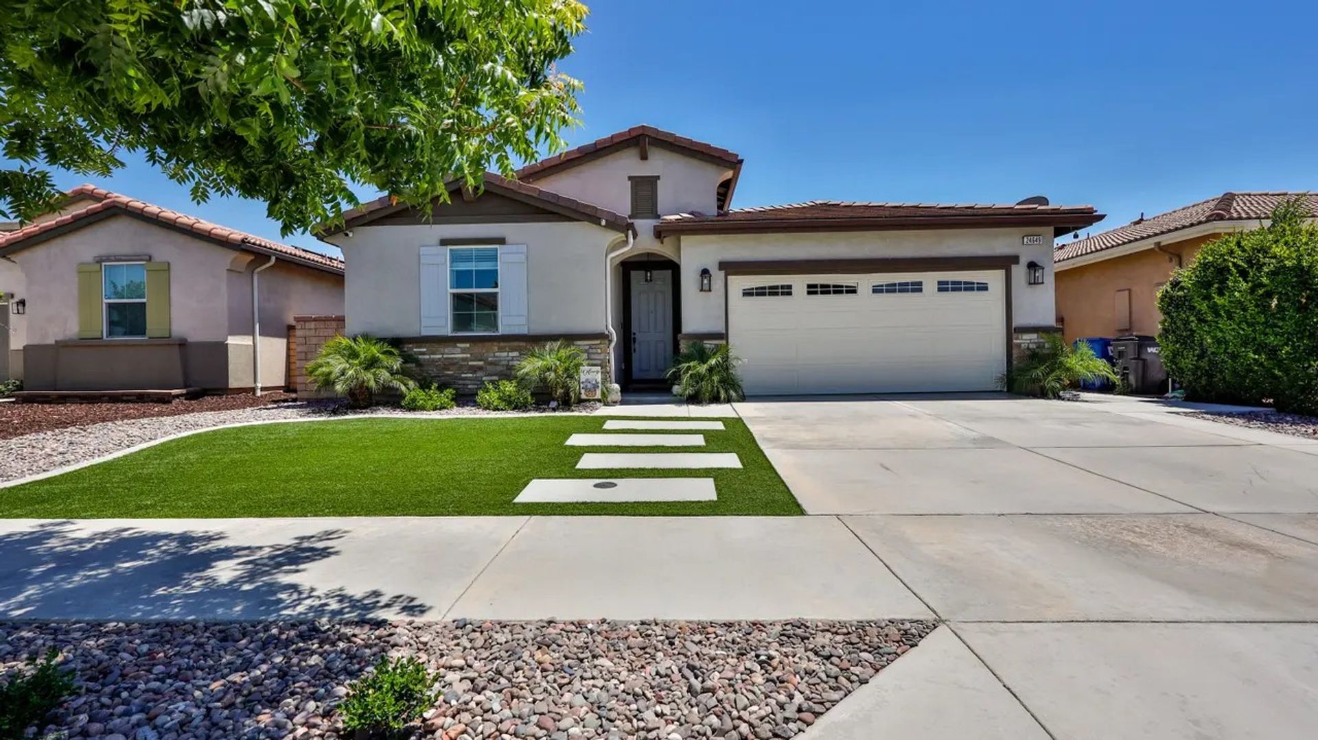 Menifee House: 24649 Blue Feather Cir.