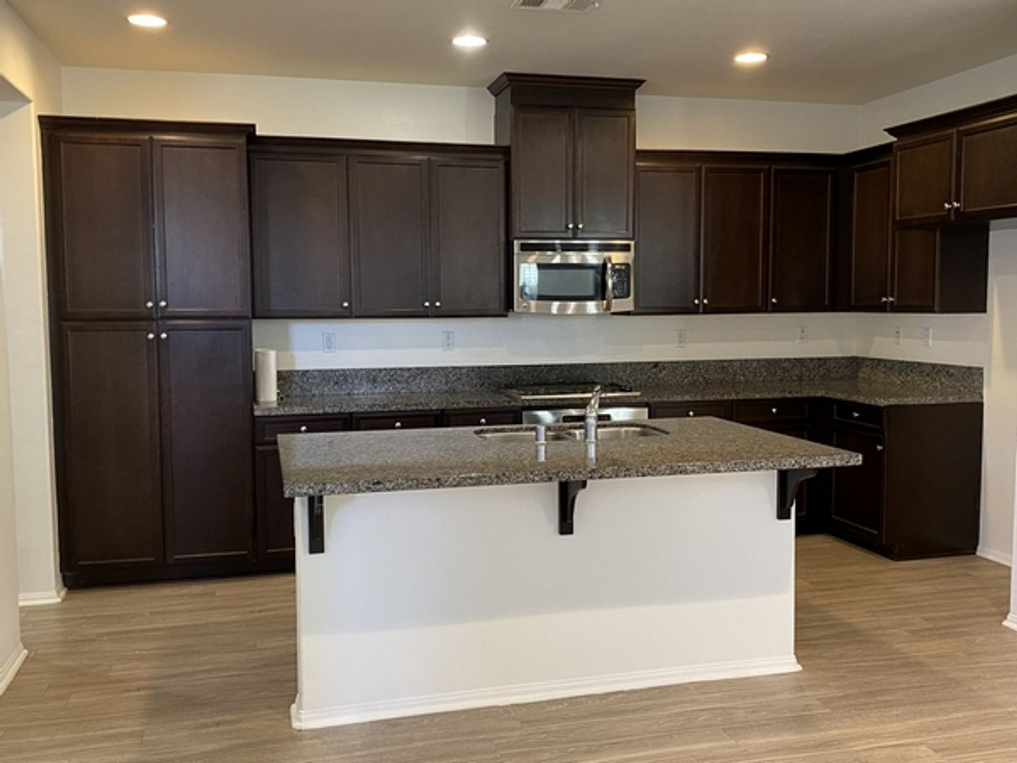 Eastvale House: 7090 Estrella Court