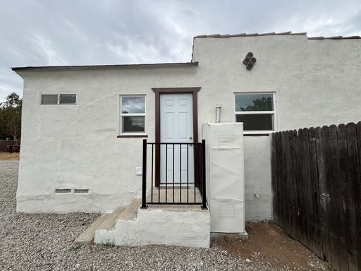 Beautifully Renovated 1BD/1BA Duplex | Myers Ave, Moreno Valley – photo 1