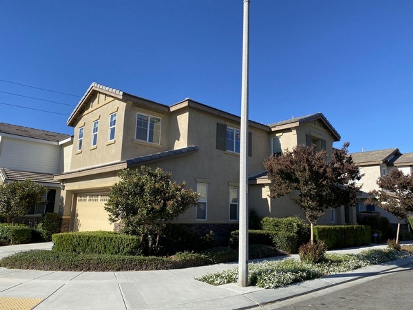 Eastvale House: 7090 Estrella Court
