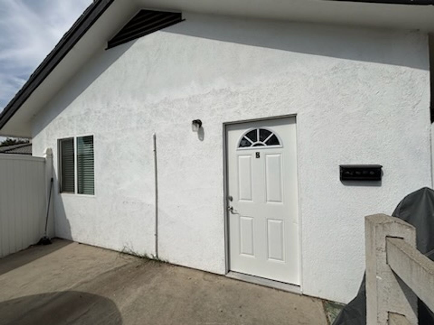 Hemet Apartment: 375 E Mayberry Ave