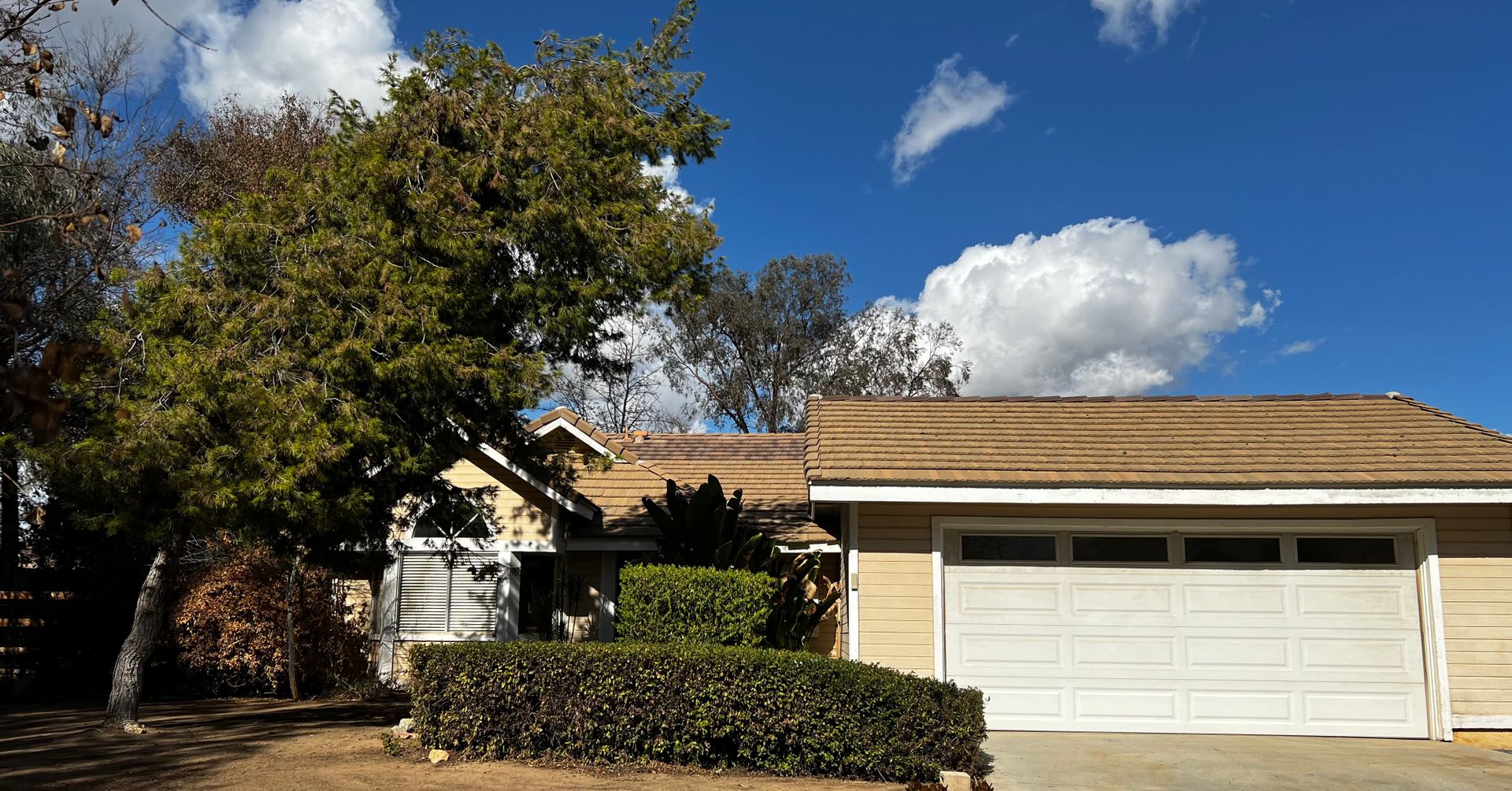 Riverside House: 15060 Pauls Lane