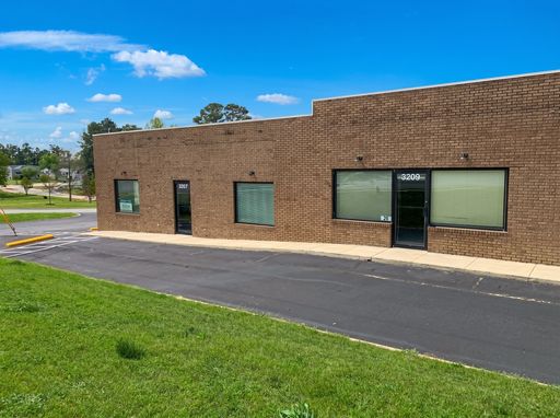 Unlock 1,600 Sq. Ft. of Potential on Ray Road – Minutes from Anderson Creek Golf Course – photo 1