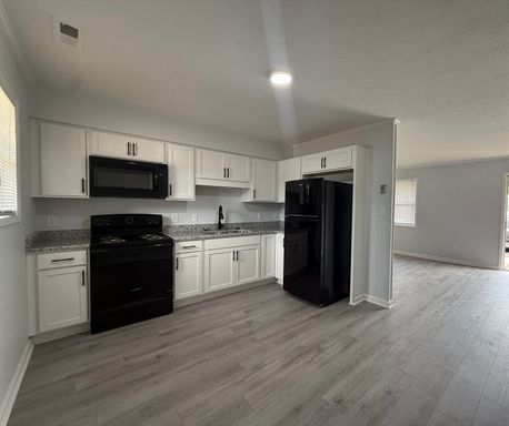 2 Bed 1.5 Bath Rental at 503 Lake Avenue, Apt B, Spring Lake, NC – photo 1