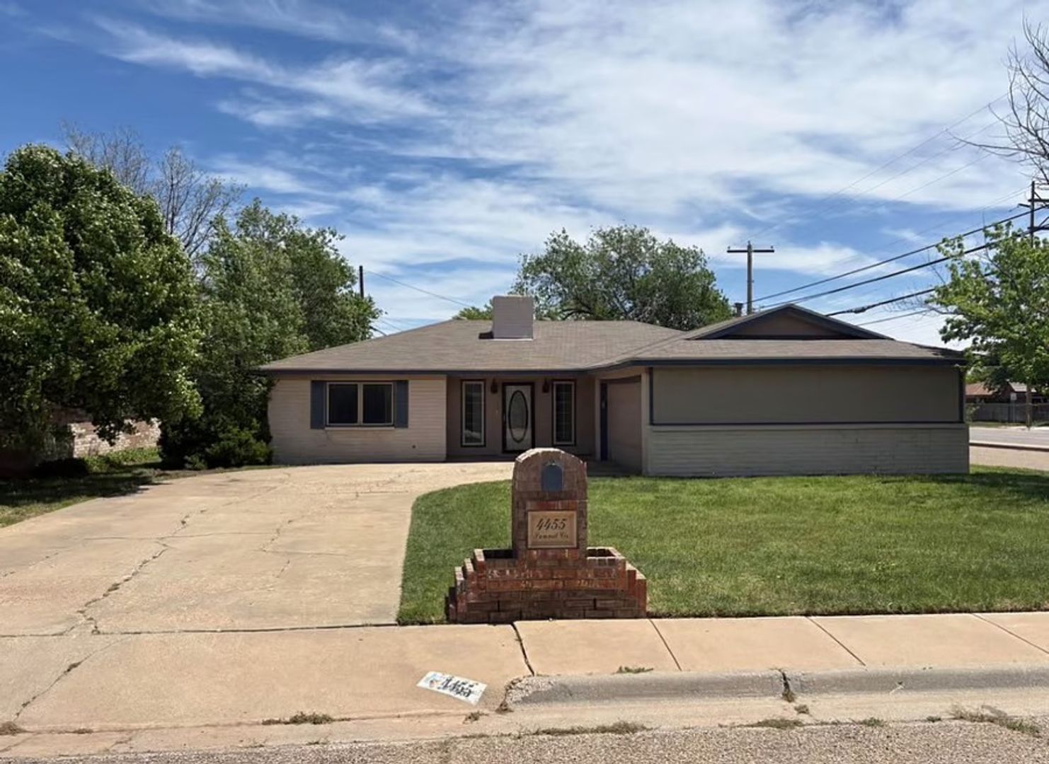 Amarillo House: 4455 Summit Circle