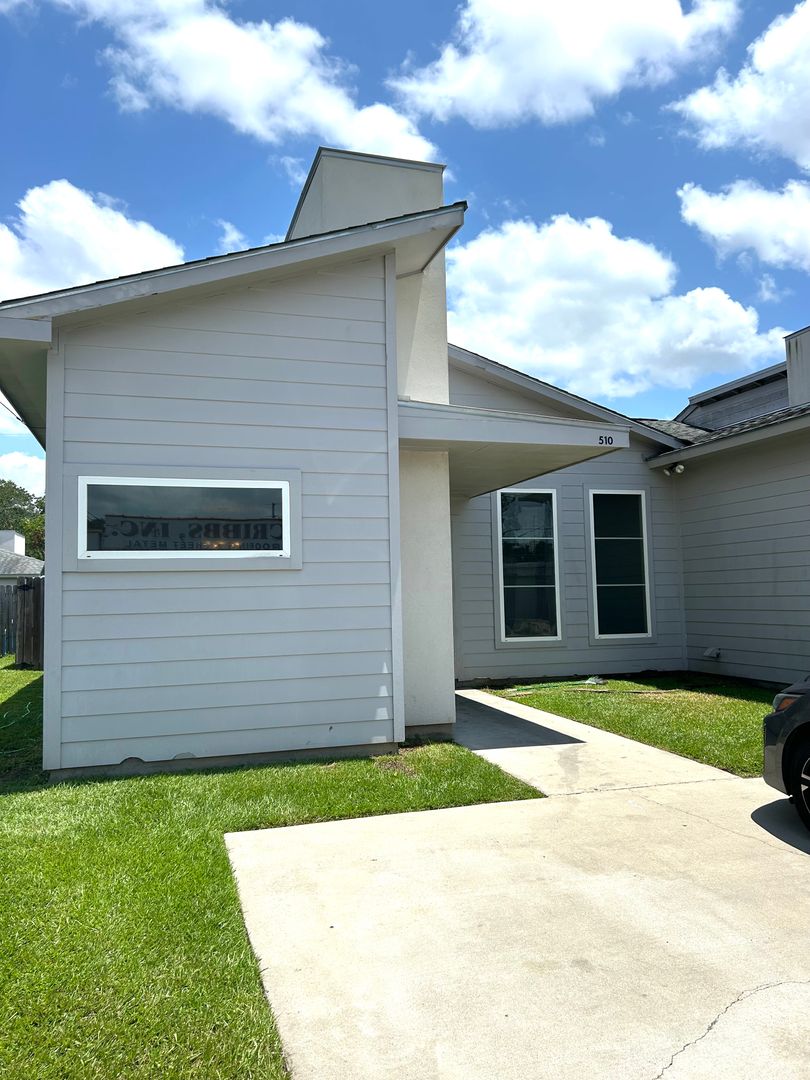 Baton Rouge House: 510 Live Oak Blvd.