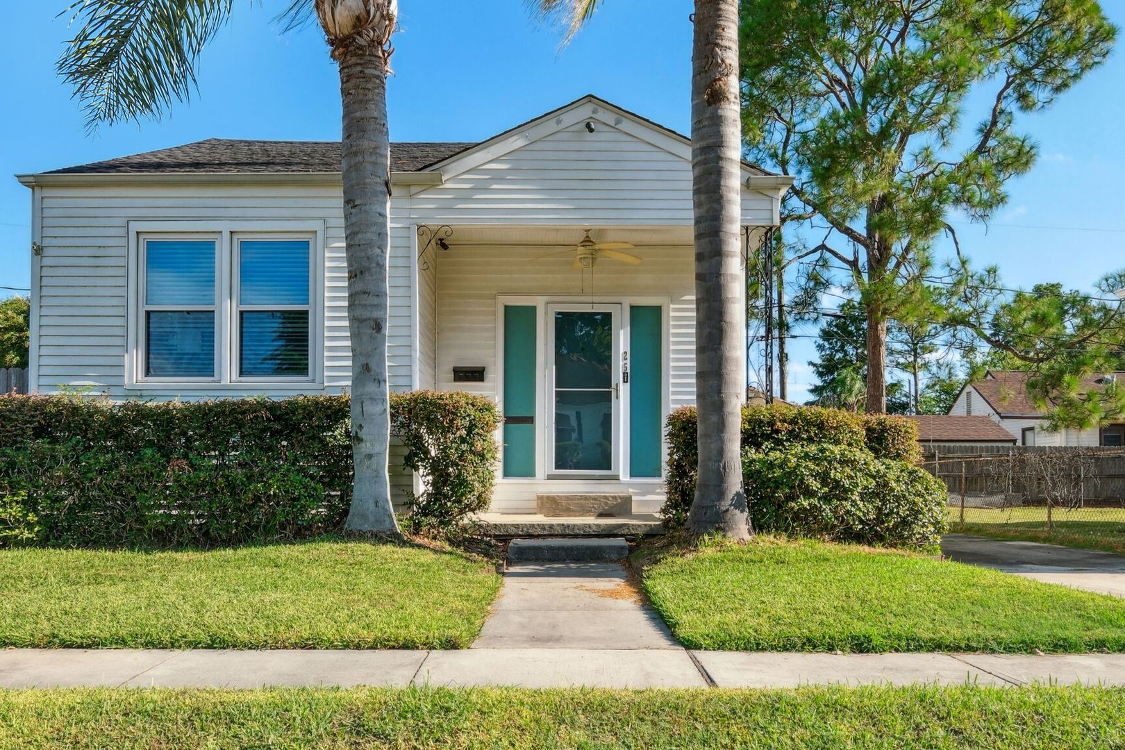 Jefferson House: 25 San Jose Avenue