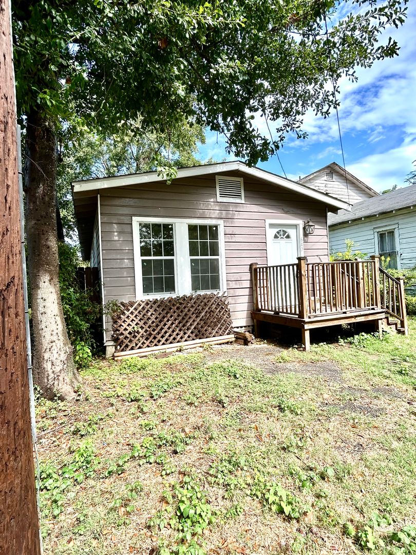 Baton Rouge House: 647 Cotton St