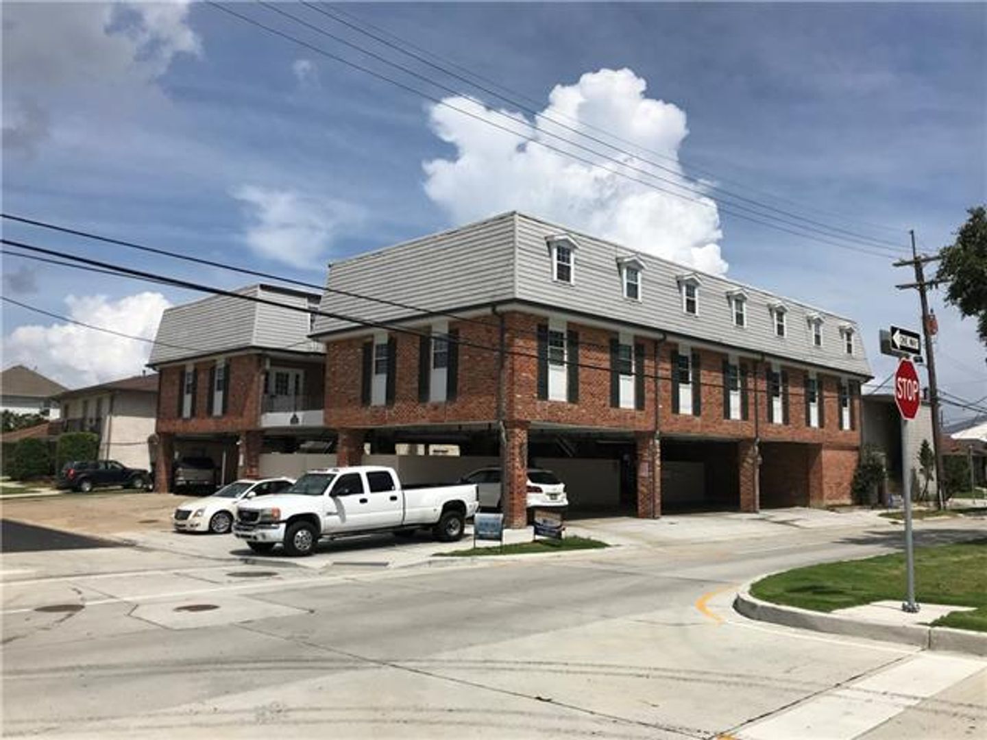 New Orleans House: 301 Seattle St. Unit 11