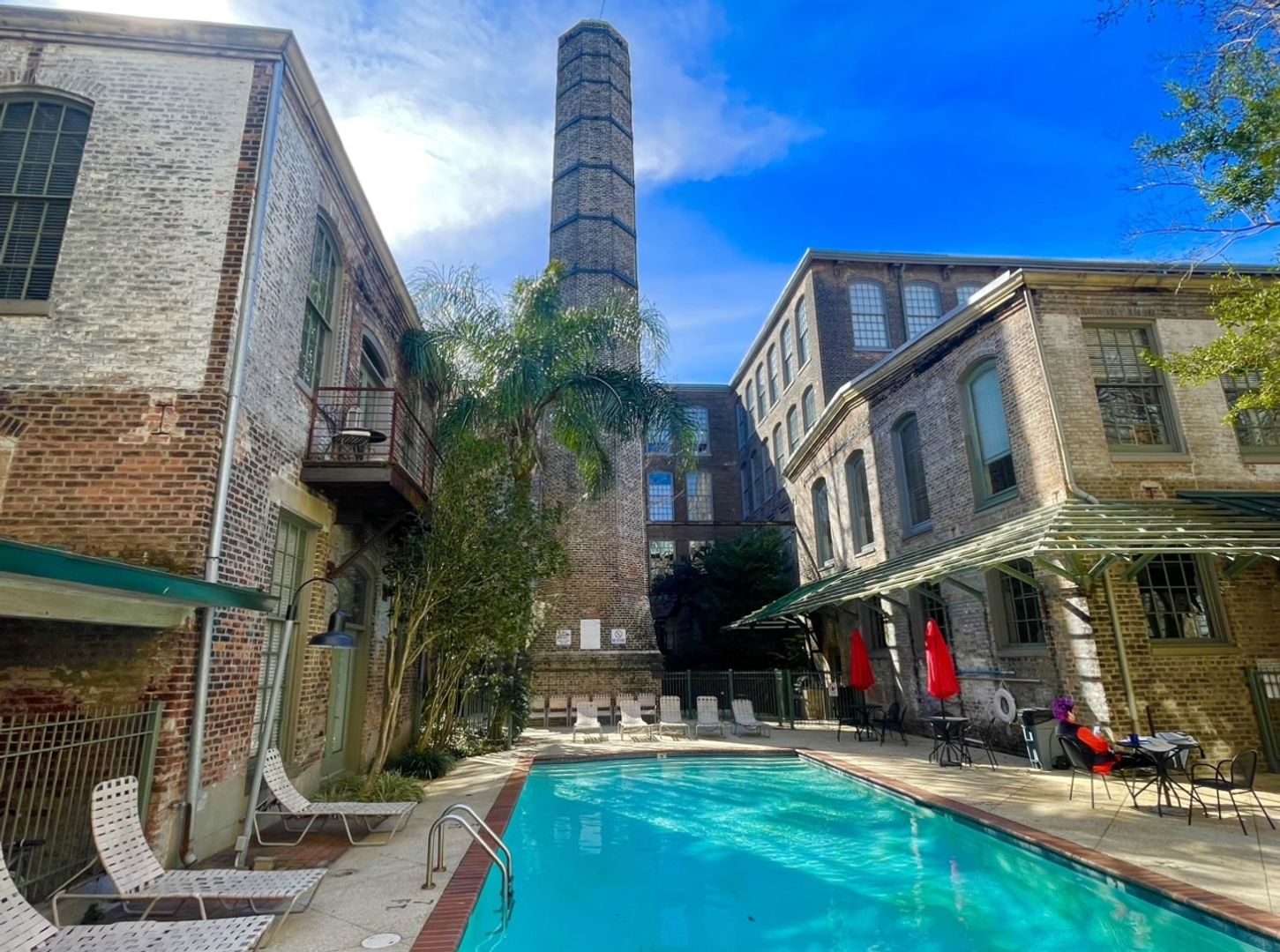 New Orleans House: 920 Poeyfarre St. Unit 208