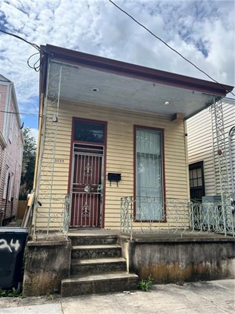 New Orleans House: 3026 Constance St