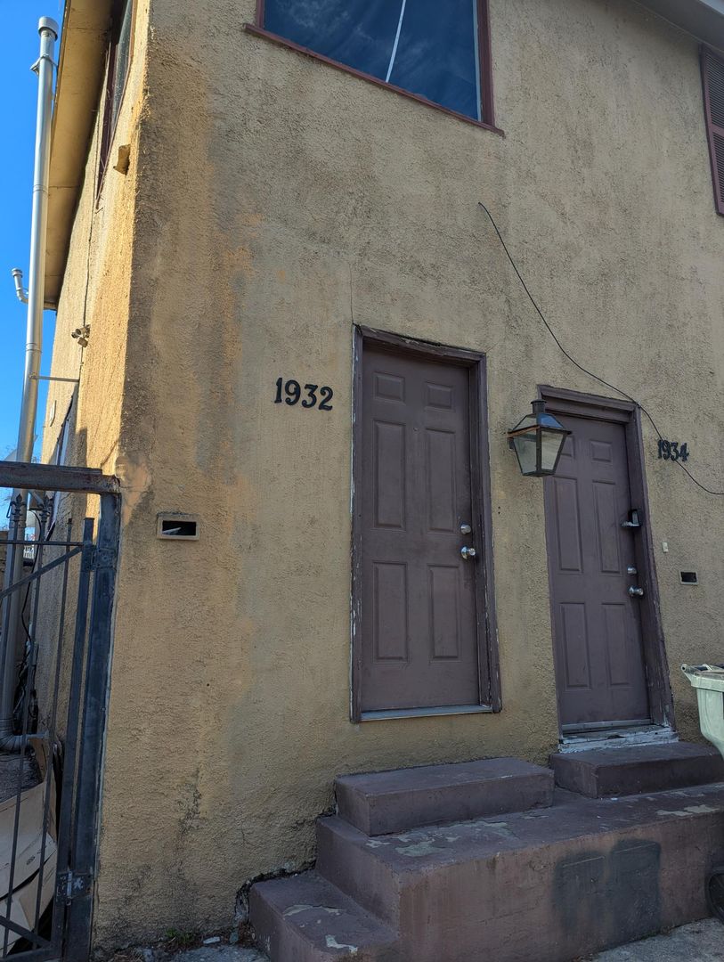 New Orleans Apartment: 1932-34 Burdette St.