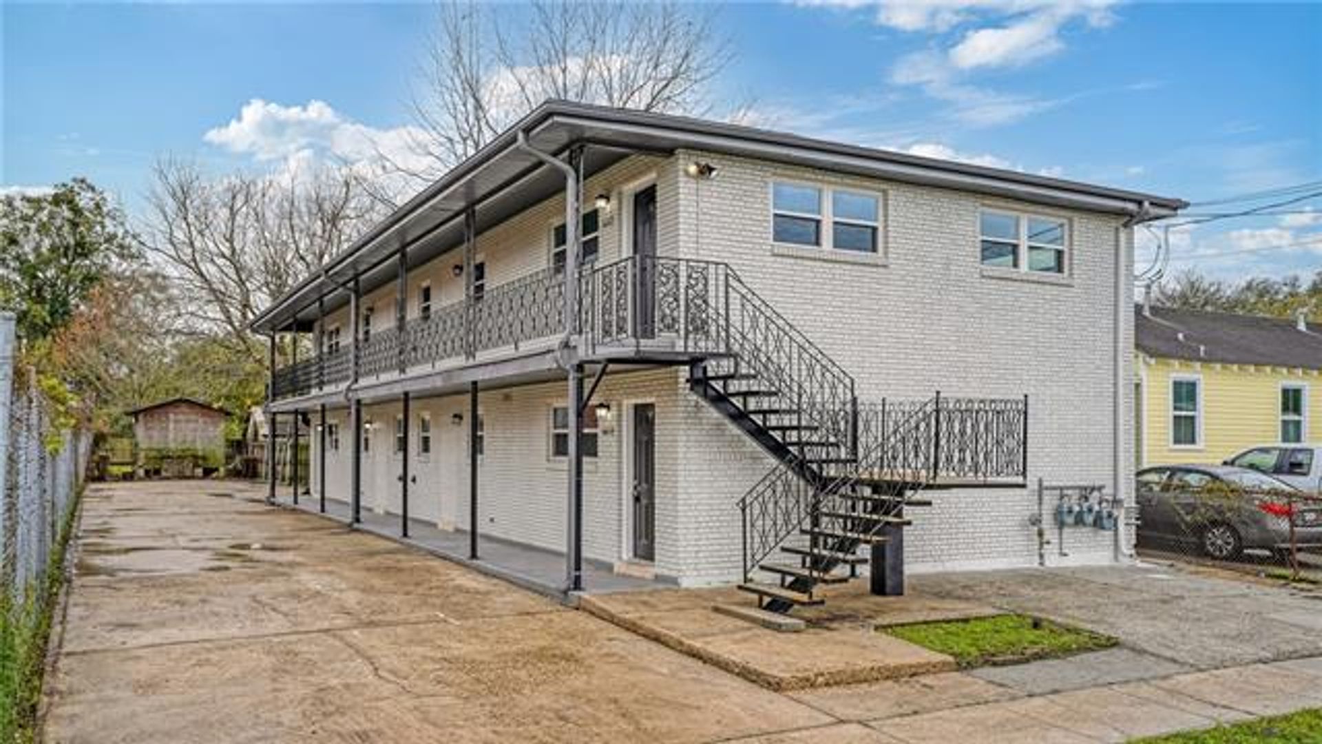 Arabi Apartment: 6608-6614 Dauphine St