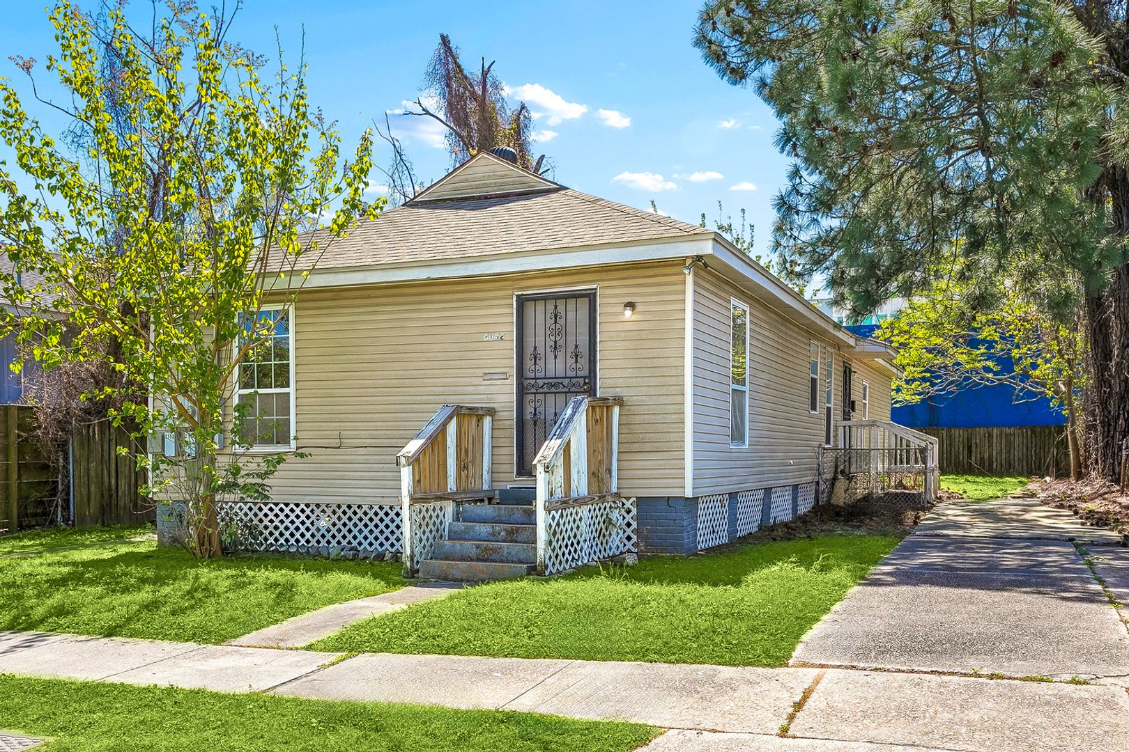 New Orleans Apartment: 2152 Abundance St.