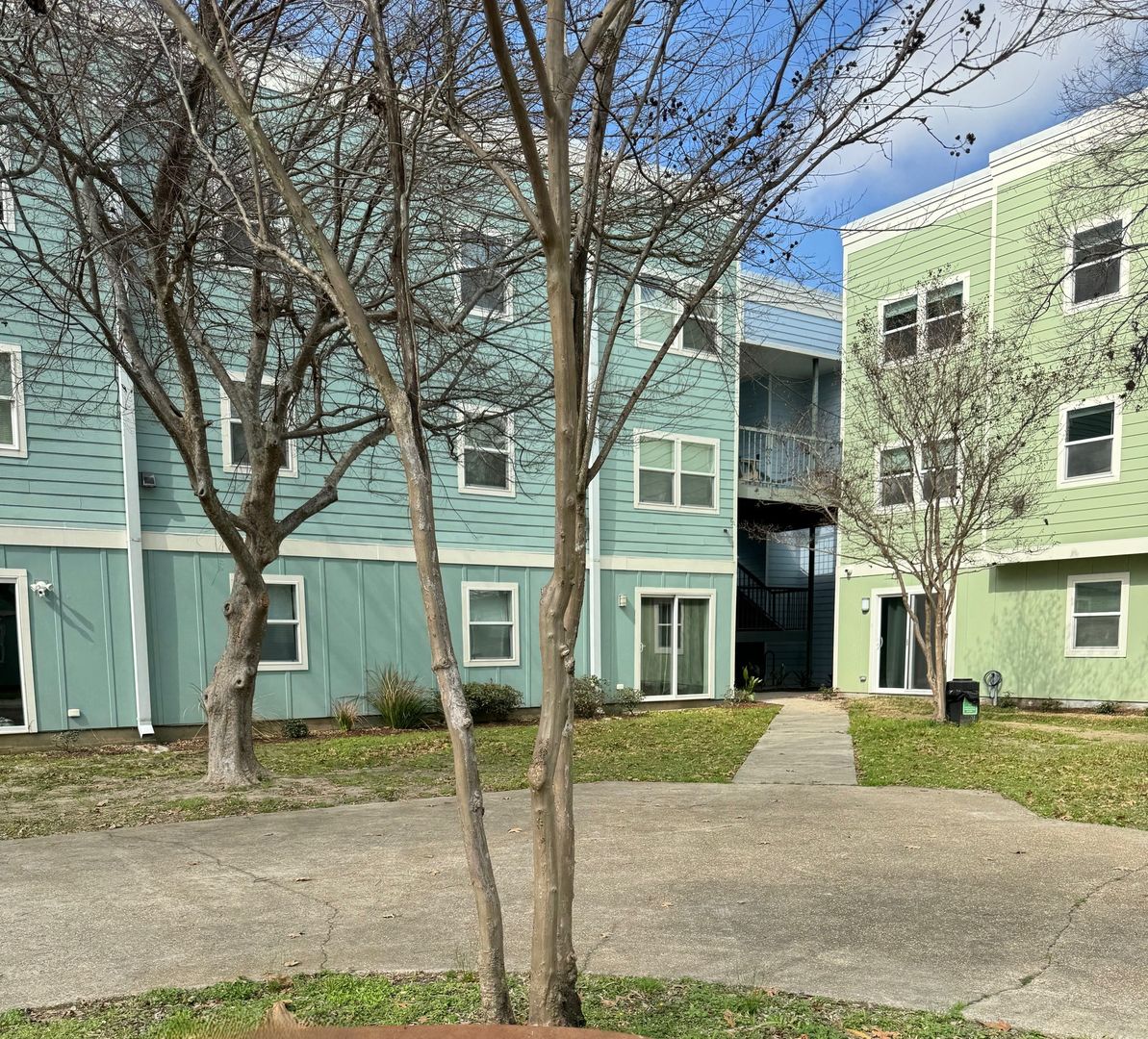 New Orleans Apartment: 3251 St. Ferdinand