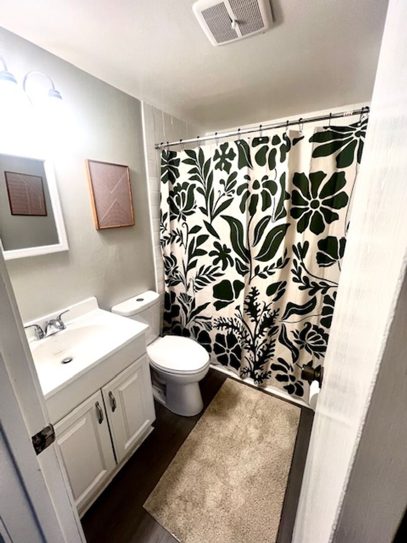 Charleston Apartment: 1607 Bigley Ave