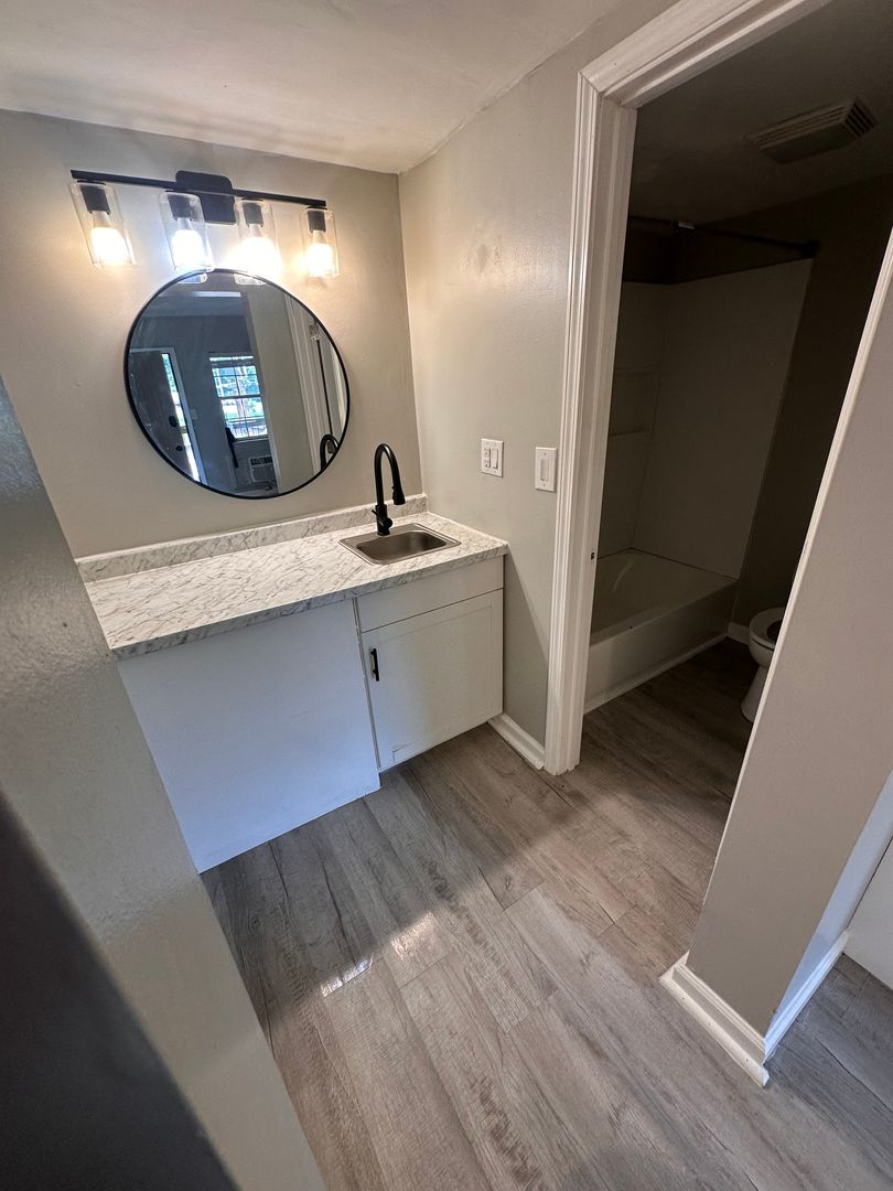 Westmoreland Apartments 12 of 12