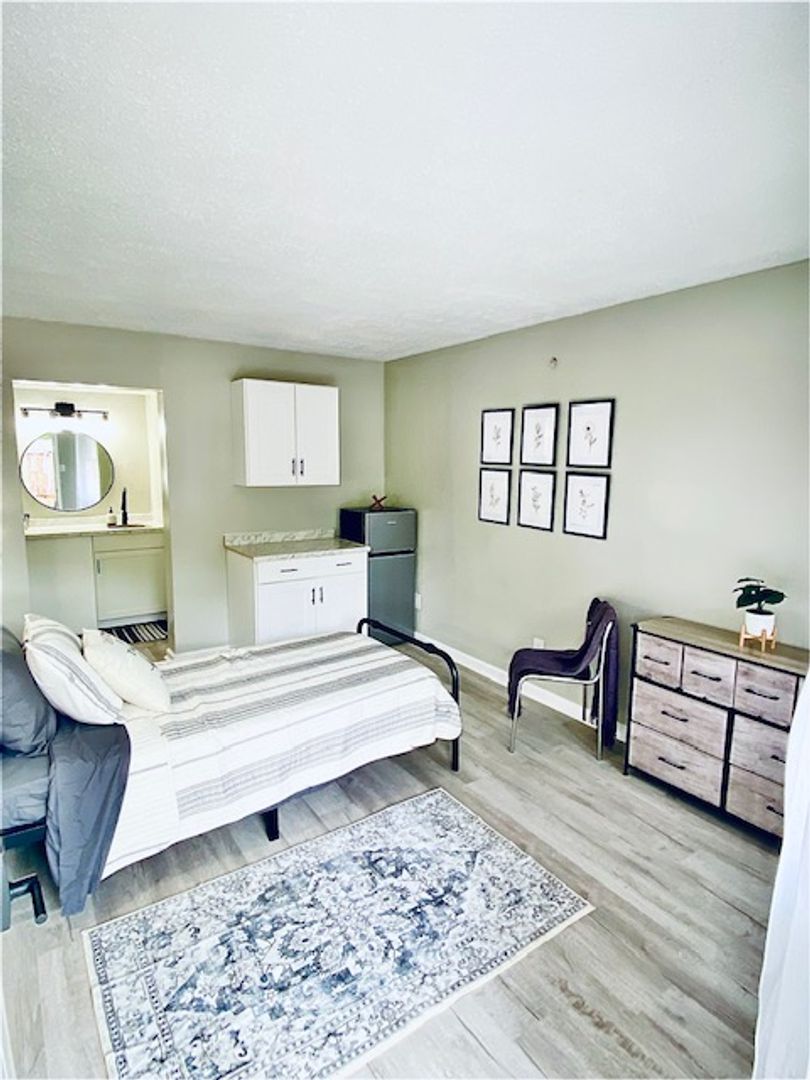 Charleston Apartment: 1607 Bigley Ave