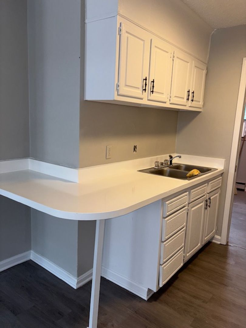 Charleston Apartment: 1607 Bigley Ave