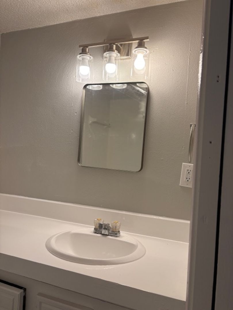 Charleston Apartment: 1607 Bigley Ave