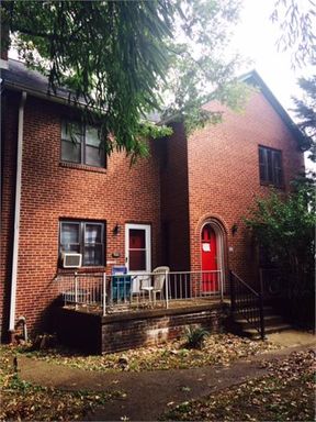 Charming Three bedroom second floor apartment on Charleston's East End