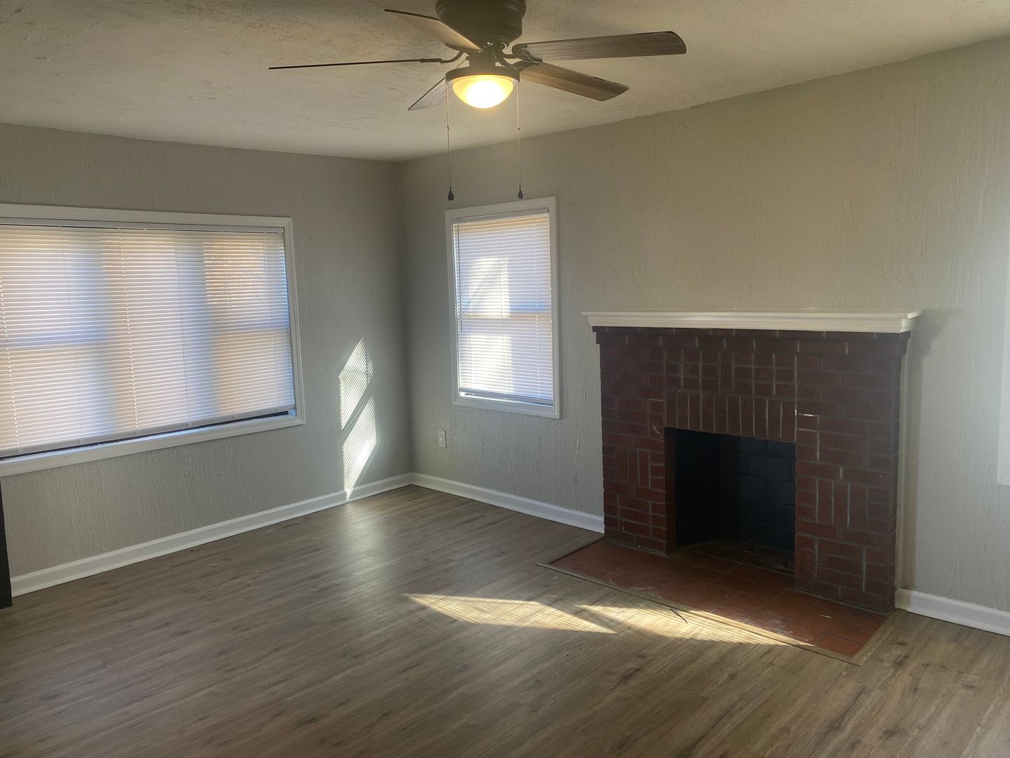 South Charlston Apartment: 226 Sutherland Drive