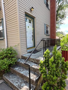 Cozy one bedroom one bath in South Charleston