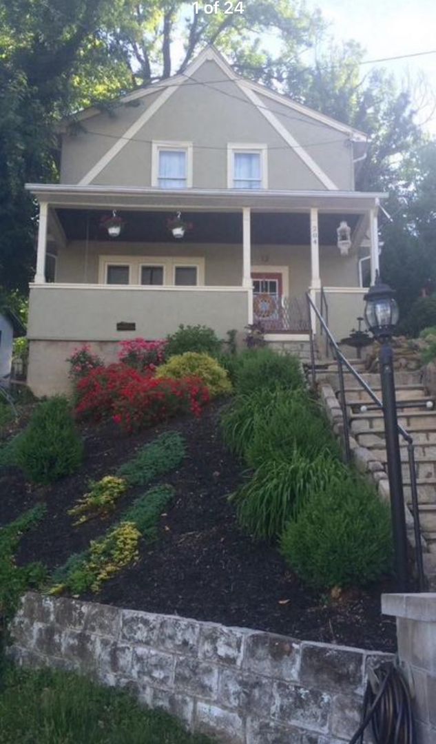 Charming Two Bedroom Home Overlookong Charleston