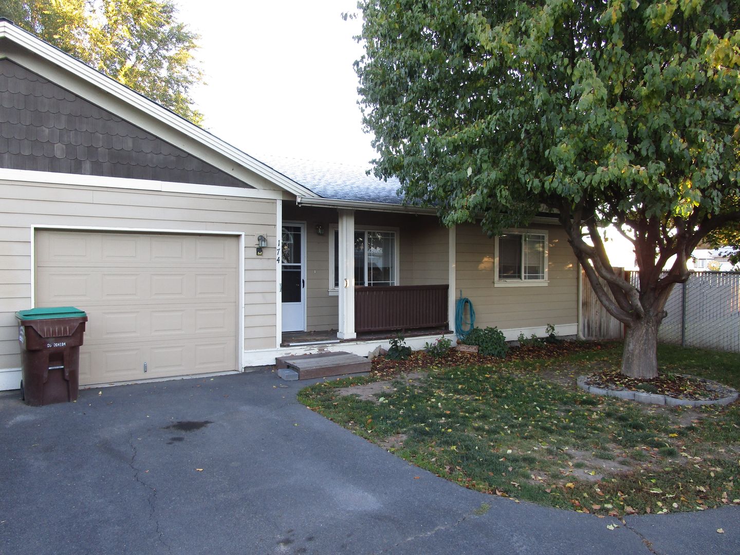 Prineville House: 174 SW Ivy Court