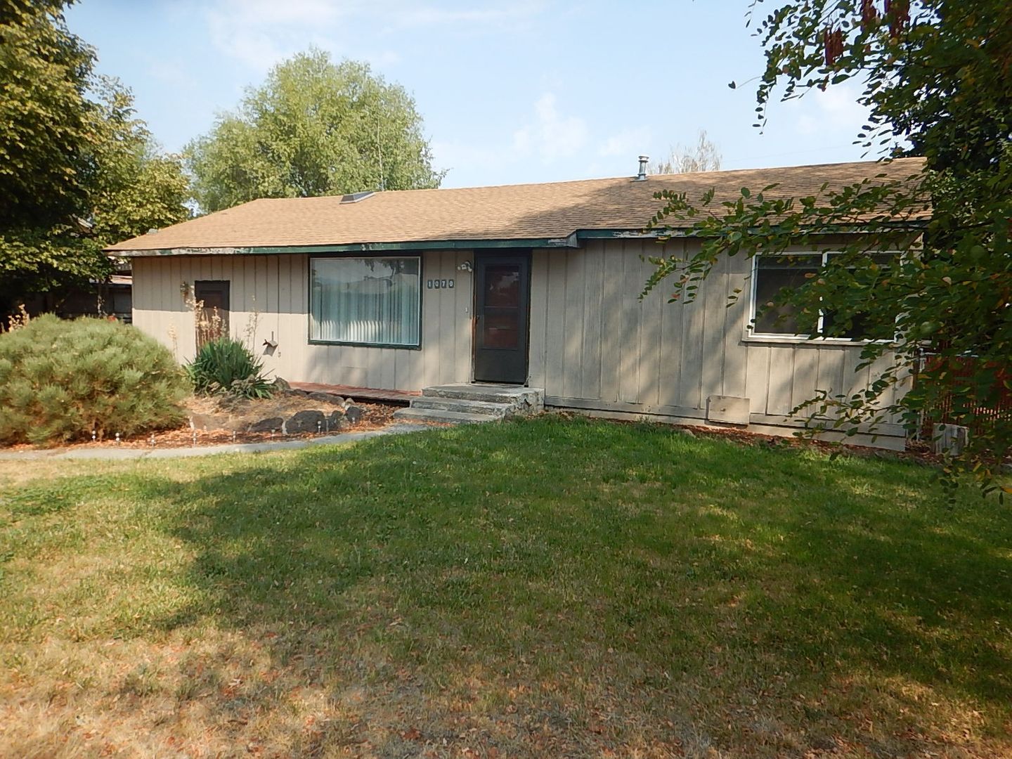 Prineville House: 1070 NE Allen Ave