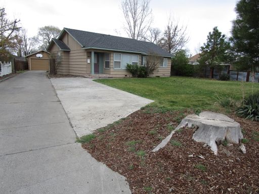 Home in Ochoco Heights with Large Yards - Available Late September!