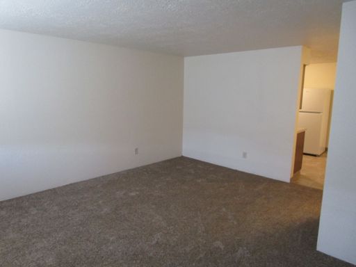 *PRICE IMPROVEMENT* 3 Bedroom Unit in Grasshopper Village - W/S/G/Yard Care Provided - Available Soon!