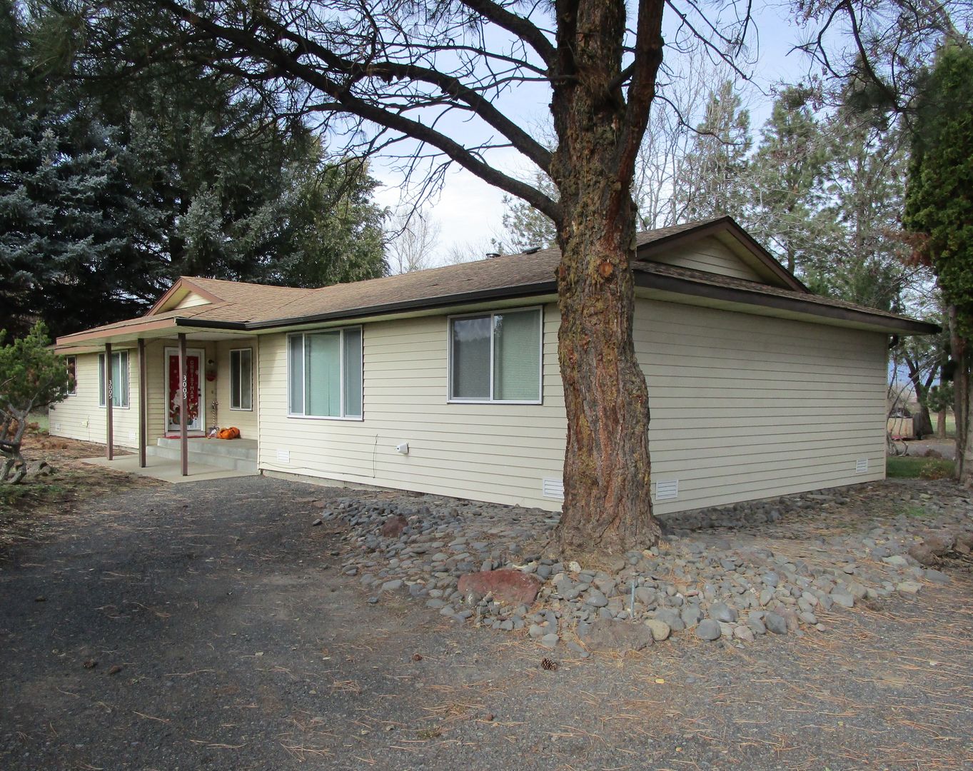 Prineville Apartment: 3003 and 3005 NW Ponderosa Lane