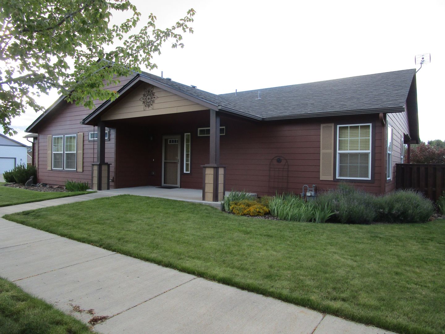 Prineville House: 534 NE Brookstone Drive